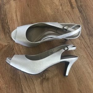 Champagne sparkly shoes